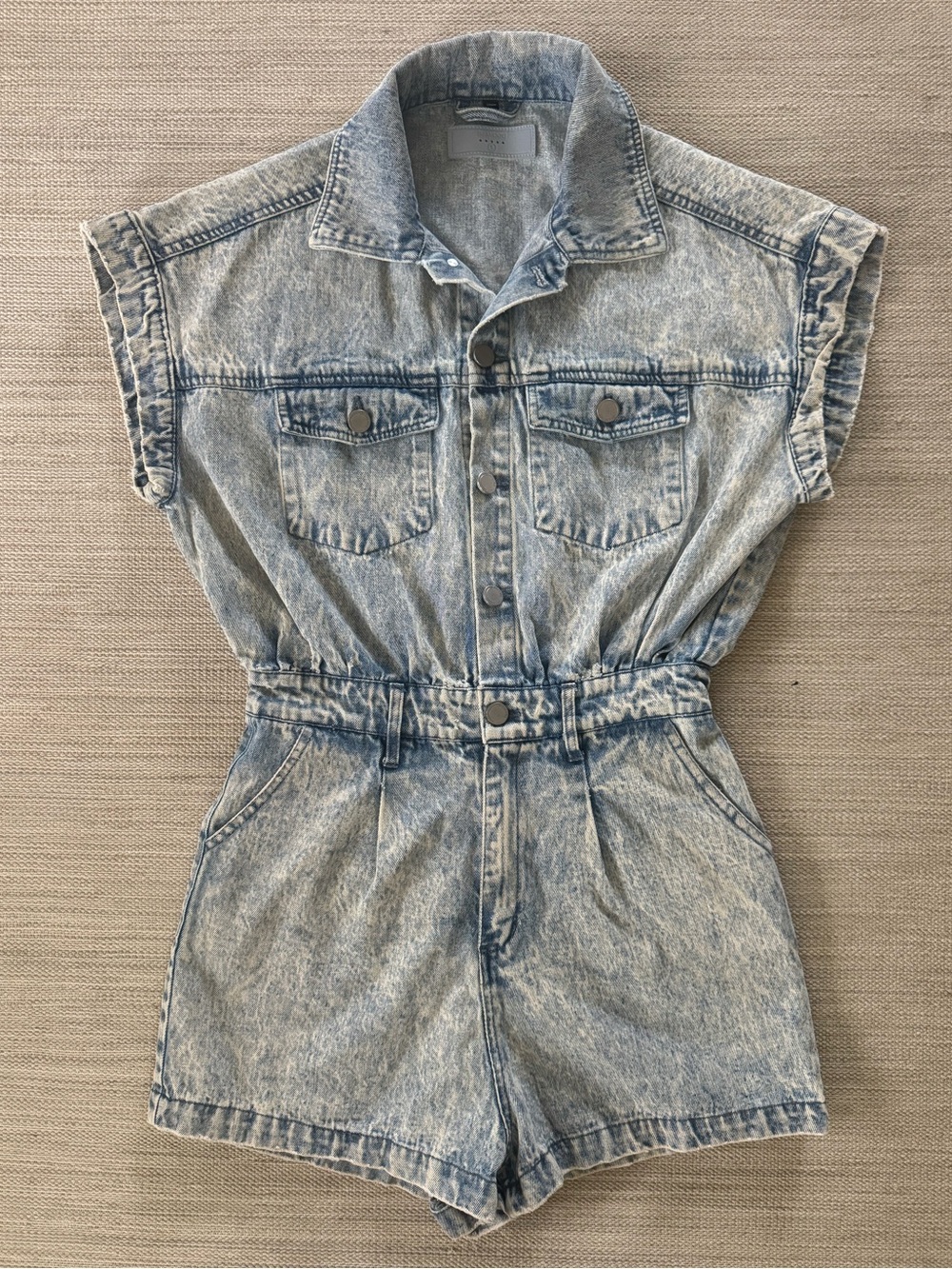 BlankNYC light blue wash button front short sleeve shorts denim romper women’s S